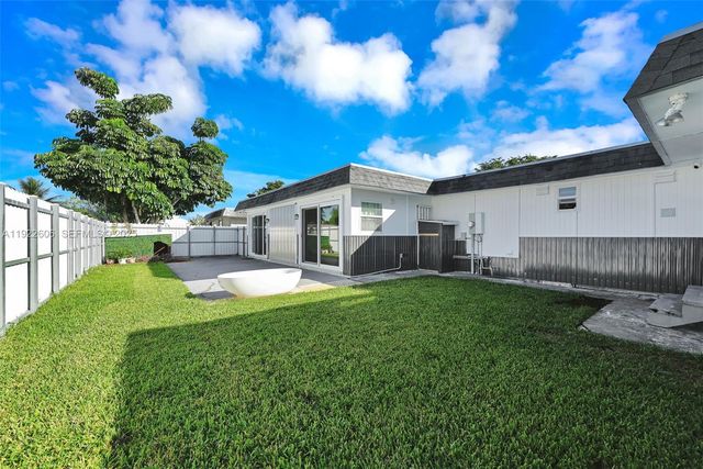 6303 NW 71st Ave, Tamarac, FL 33321
