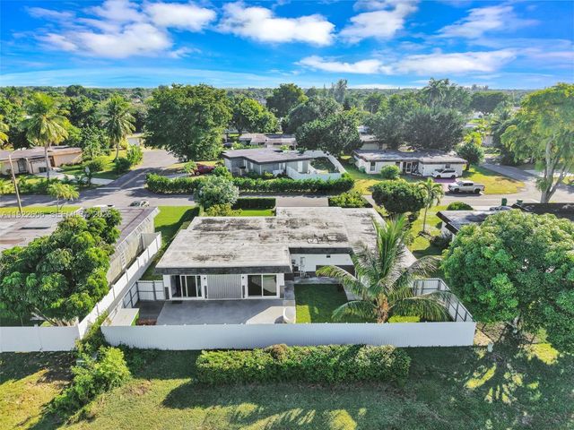 6303 NW 71st Ave, Tamarac, FL 33321