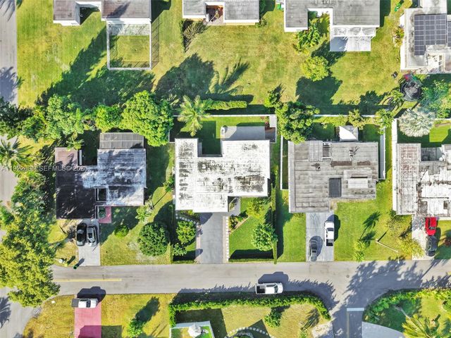 6303 NW 71st Ave, Tamarac, FL 33321