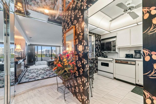 20225 NE 34th Ct 719, Aventura, FL 33180