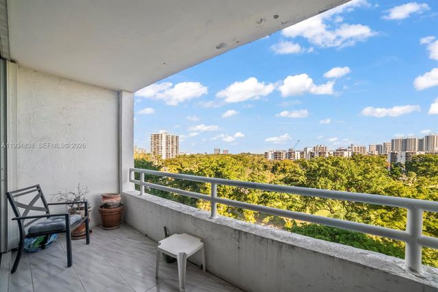 20225 NE 34th Ct 719, Aventura, FL 33180