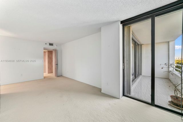 20225 NE 34th Ct 719, Aventura, FL 33180