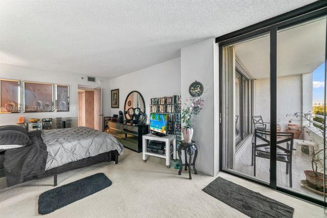 20225 NE 34th Ct 719, Aventura, FL 33180