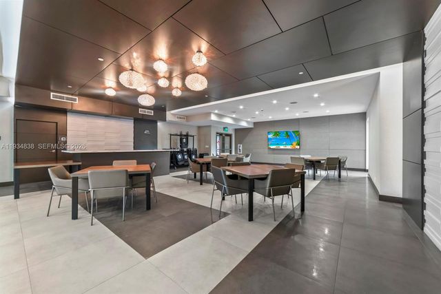 20225 NE 34th Ct 719, Aventura, FL 33180