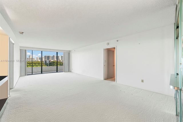 20225 NE 34th Ct 719, Aventura, FL 33180