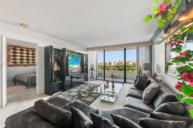 20225 NE 34th Ct 719, Aventura, FL 33180