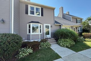 4 Cheltenham Court 4, Suffield, CT 06078