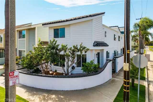427 21st Street, Huntington Beach, CA 92648