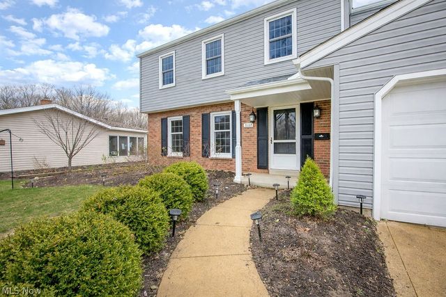 28469 Windsor Drive, North Olmsted, OH 44070