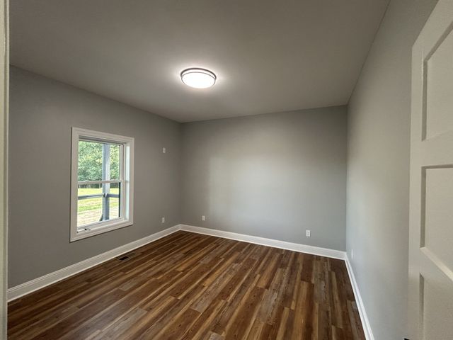 1036 Union Camp Rd, Lafayette, TN 37083