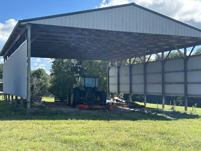 1036 Union Camp Rd, Lafayette, TN 37083