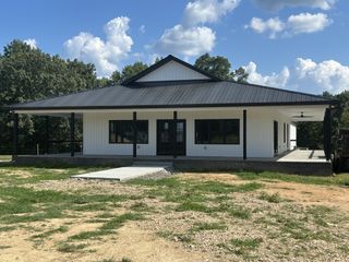 1036 Union Camp Rd, Lafayette, TN 37083