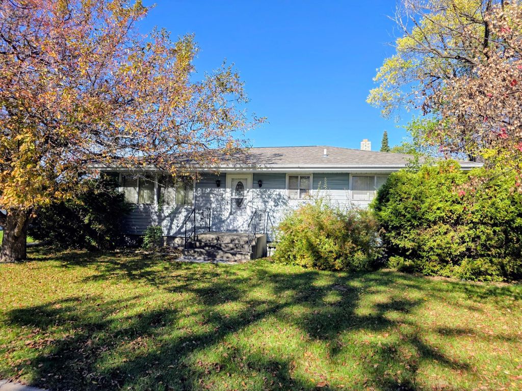 1320 1st Avenue E, International Falls, MN 56649 — photo 2