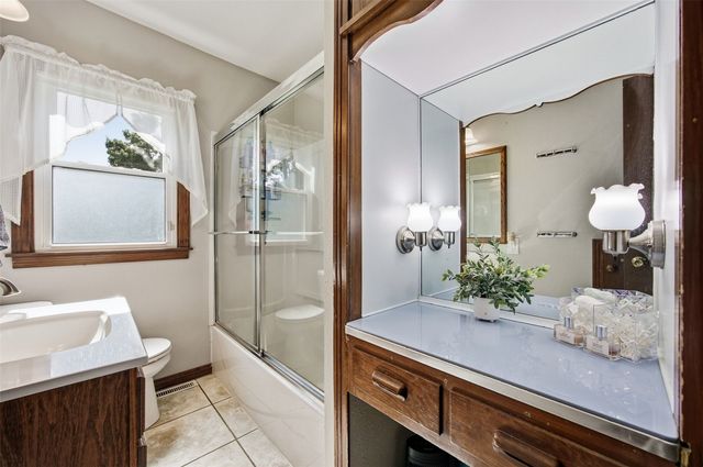 141 19th Avenue SW, Cedar Rapids, IA 52404