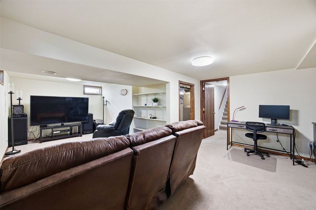 141 19th Avenue SW, Cedar Rapids, IA 52404
