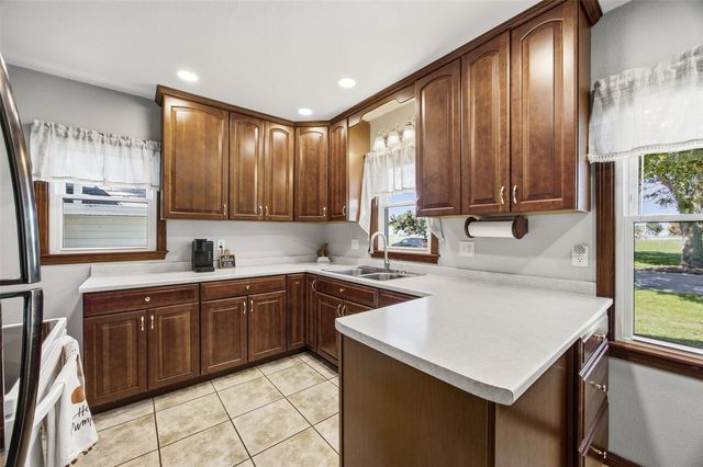 141 19th Avenue SW, Cedar Rapids, IA 52404
