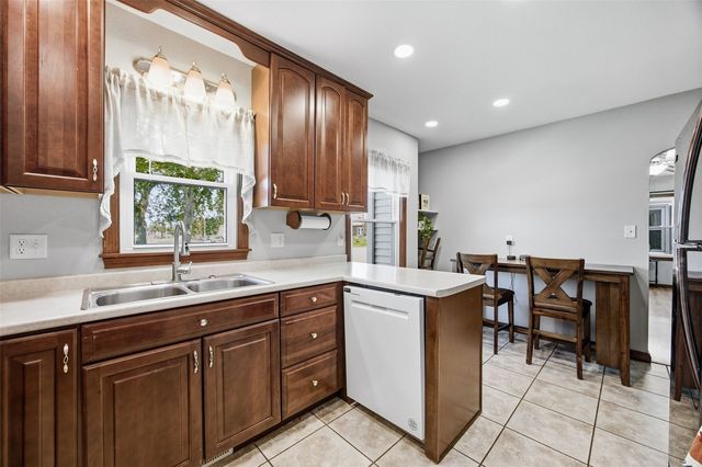 141 19th Avenue SW, Cedar Rapids, IA 52404