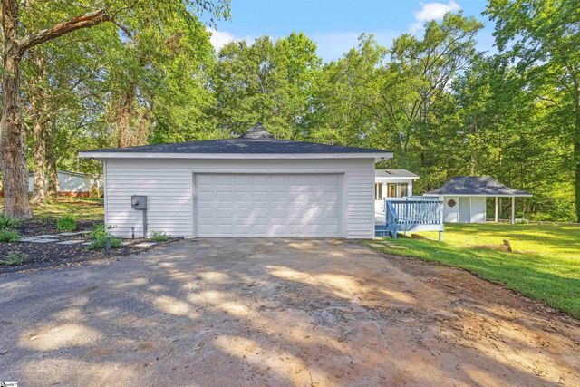 454 Bates Crossing Road, Travelers Rest, SC 29690