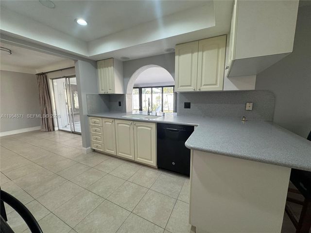 1109 SE 10th St, Deerfield Beach, FL 33441