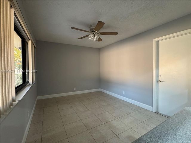 1109 SE 10th St, Deerfield Beach, FL 33441