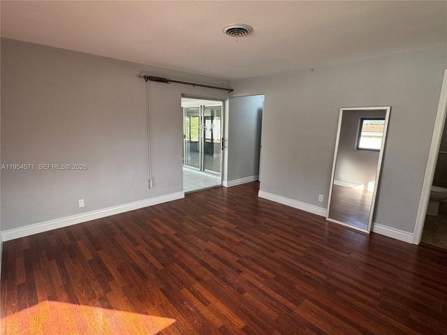 1109 SE 10th St, Deerfield Beach, FL 33441