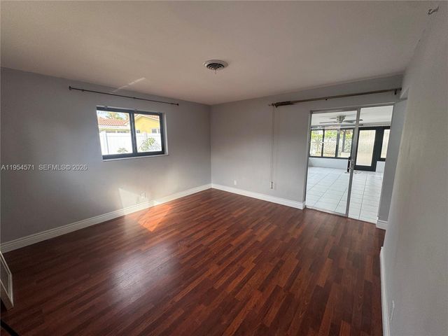 1109 SE 10th St, Deerfield Beach, FL 33441