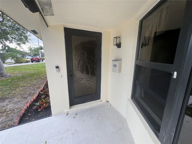 1109 SE 10th St, Deerfield Beach, FL 33441
