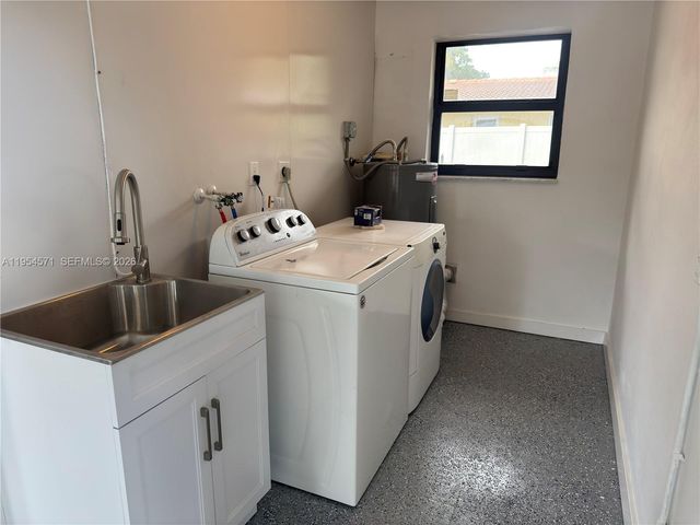 1109 SE 10th St, Deerfield Beach, FL 33441