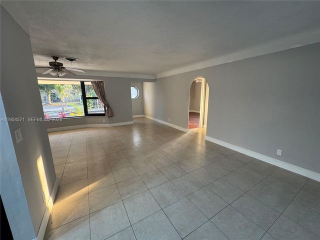 1109 SE 10th St, Deerfield Beach, FL 33441