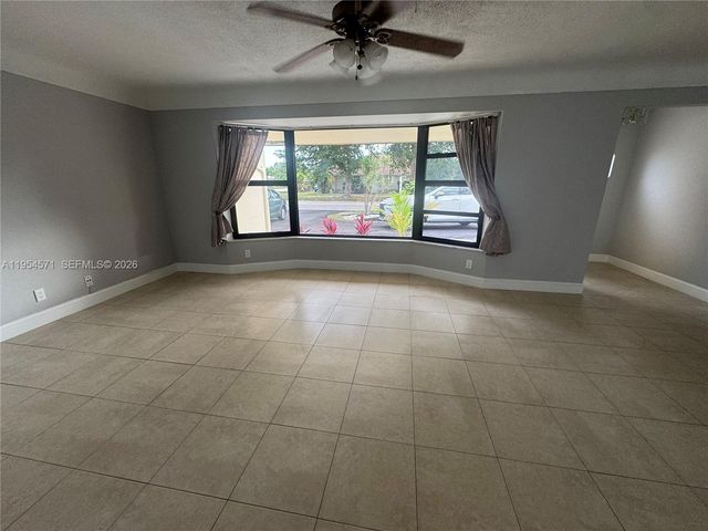 1109 SE 10th St, Deerfield Beach, FL 33441
