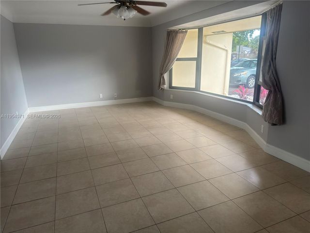 1109 SE 10th St, Deerfield Beach, FL 33441