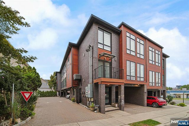 82 West Ruby E, Palisades Park, NJ 07650
