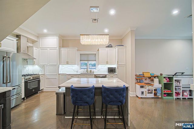 82 West Ruby E, Palisades Park, NJ 07650