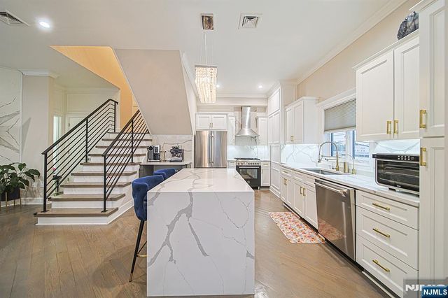 82 West Ruby E, Palisades Park, NJ 07650