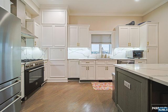 82 West Ruby E, Palisades Park, NJ 07650