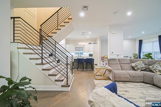 82 West Ruby E, Palisades Park, NJ 07650