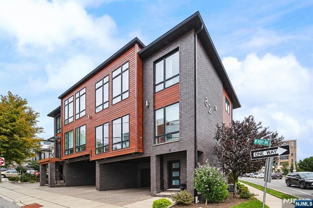 82 West Ruby E, Palisades Park, NJ 07650