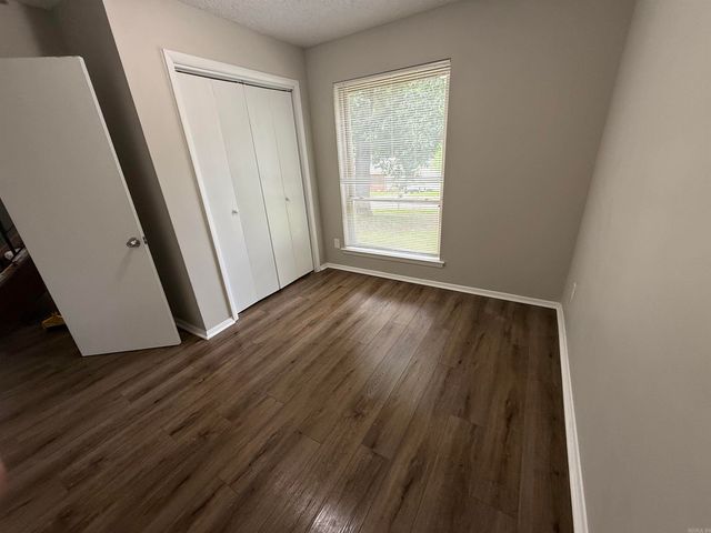32 Del Tara Drive, Jacksonville, AR 72076