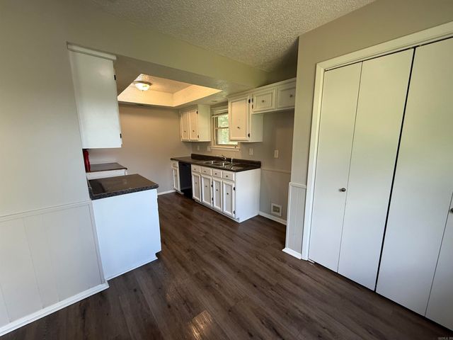 32 Del Tara Drive, Jacksonville, AR 72076