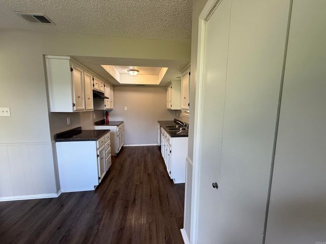 32 Del Tara Drive, Jacksonville, AR 72076
