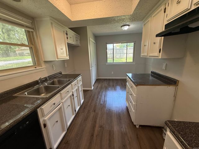 32 Del Tara Drive, Jacksonville, AR 72076