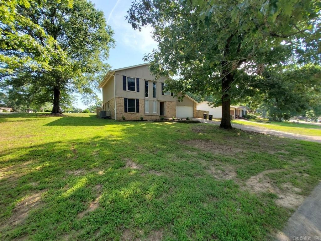 32 Del Tara Drive, Jacksonville, AR 72076