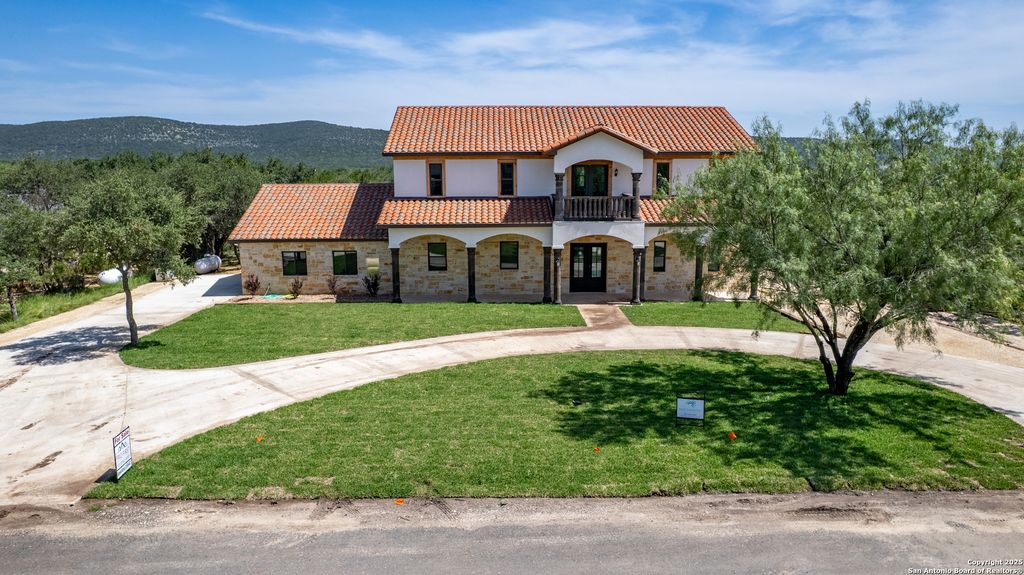 1747 Mountain Valley, Concan, TX 78838