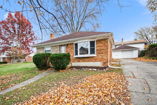 21110 Beaconsfield Street, St. Clair Shores, MI 48080