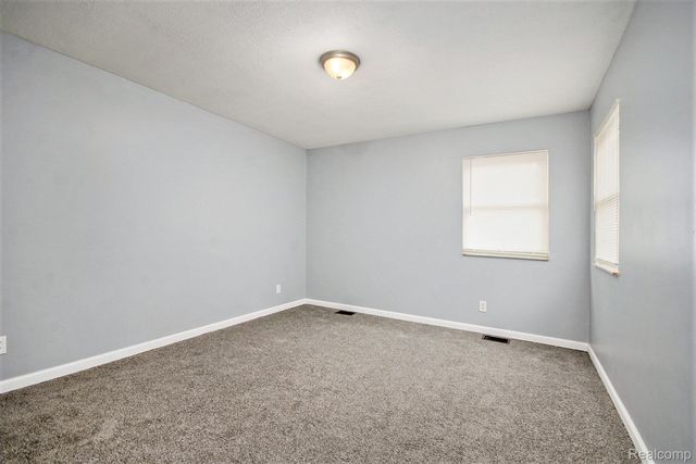 21110 Beaconsfield Street, St. Clair Shores, MI 48080