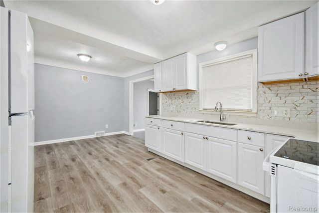 21110 Beaconsfield Street, St. Clair Shores, MI 48080