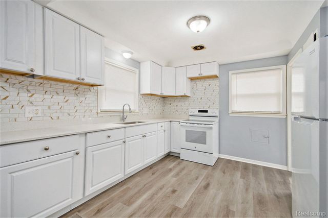 21110 Beaconsfield Street, St. Clair Shores, MI 48080