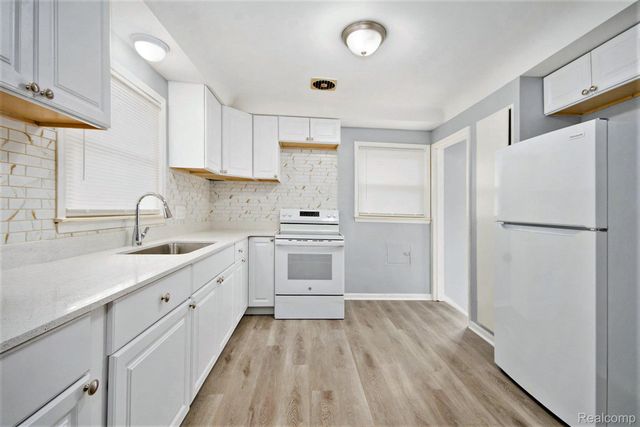 21110 Beaconsfield Street, St. Clair Shores, MI 48080