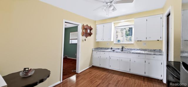 2766 W Huron Street, Waterford Charter Township, MI 48328
