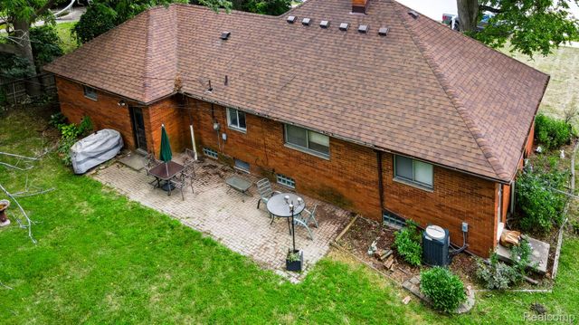 2766 W Huron Street, Waterford Charter Township, MI 48328